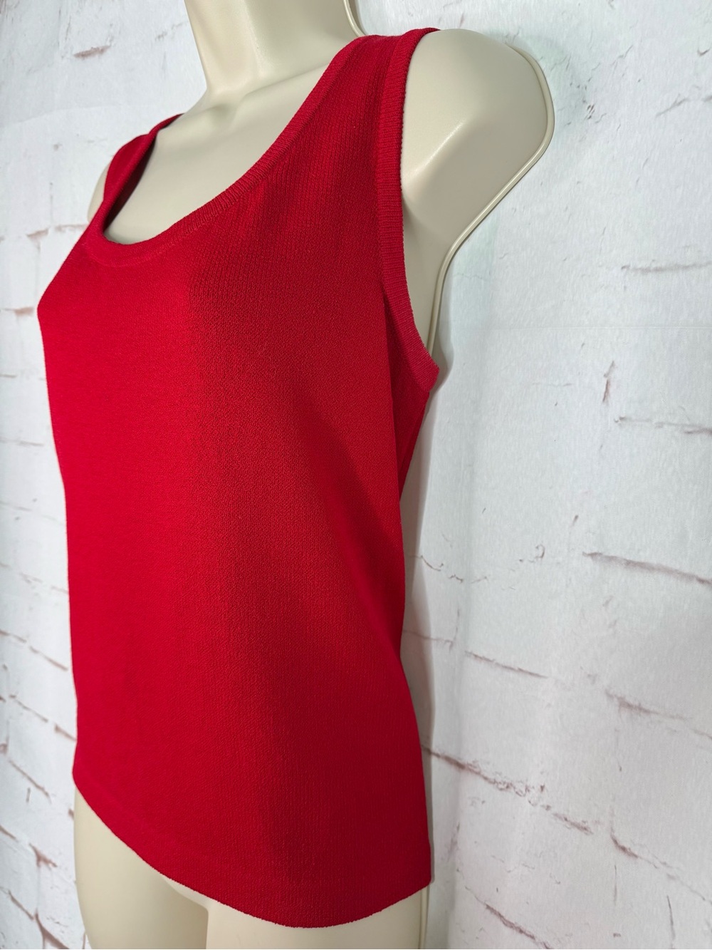 ST. JOHN Sport Santana Knit Red Shell Size Small Scoop Neck Sleeveless Tank - Picture 7 of 14